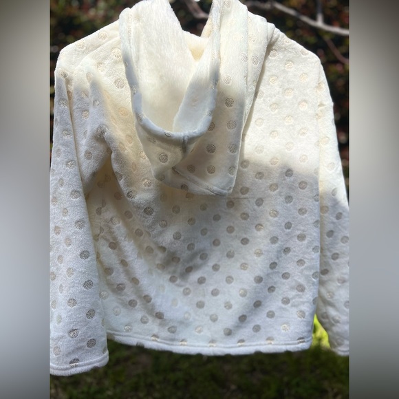 BCBG- White Fuzzy Hooded Pull Over Jacket w/ Gold Spots || Kids M - Picture 2 of 4